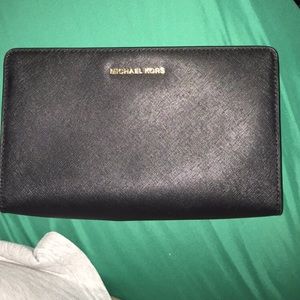 Authentic Michael Kors crossbody (or clutch)